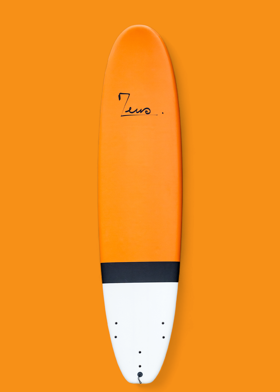Planche de surf mini malibu orange vue de dessus sur fond uni, ornée du logo Zeus Surf
