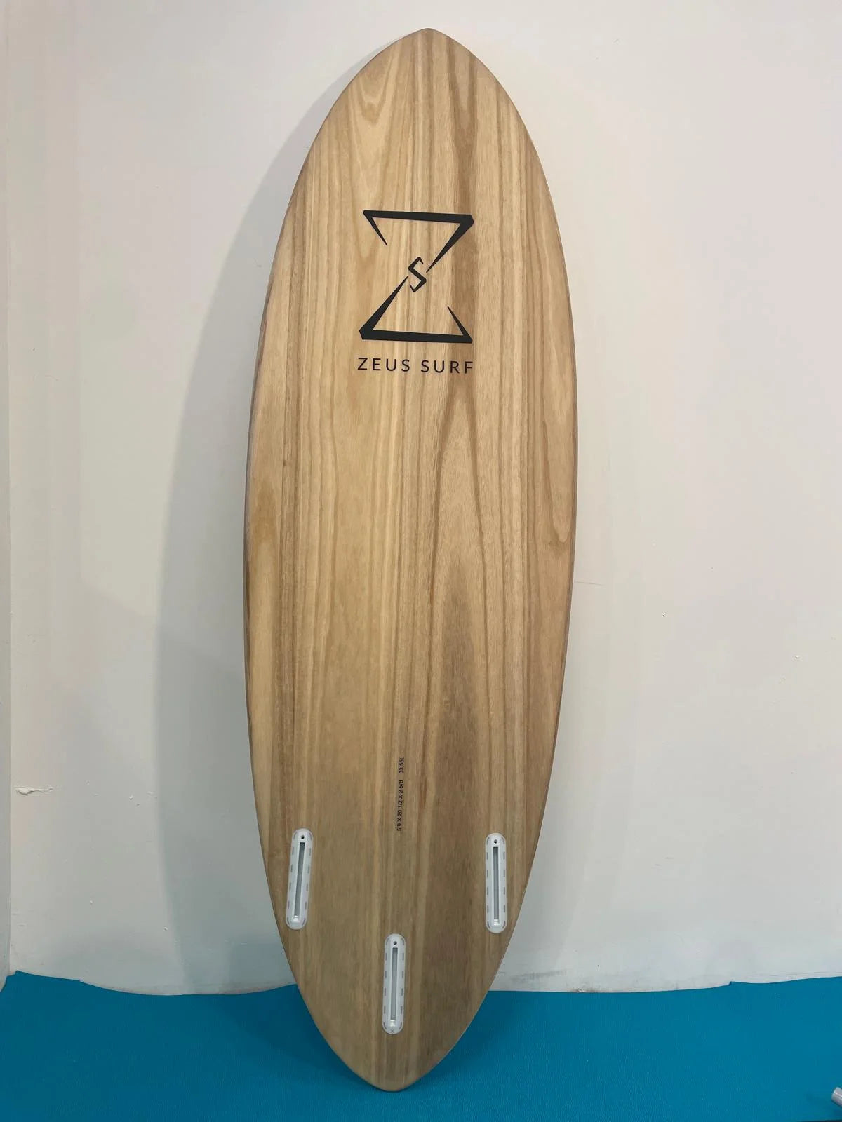 Zeus 5'9 Wood Shortboard Epoxy - bottom