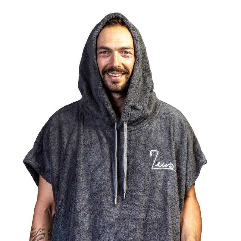 Poncho Zeus Logo Black Poncho Zeus Surf