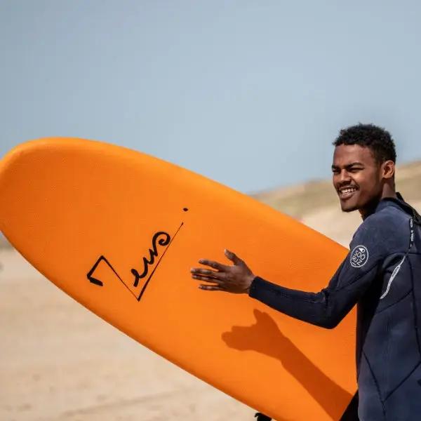 Planche de surf orange de la marque zeus pour adulte débutant 