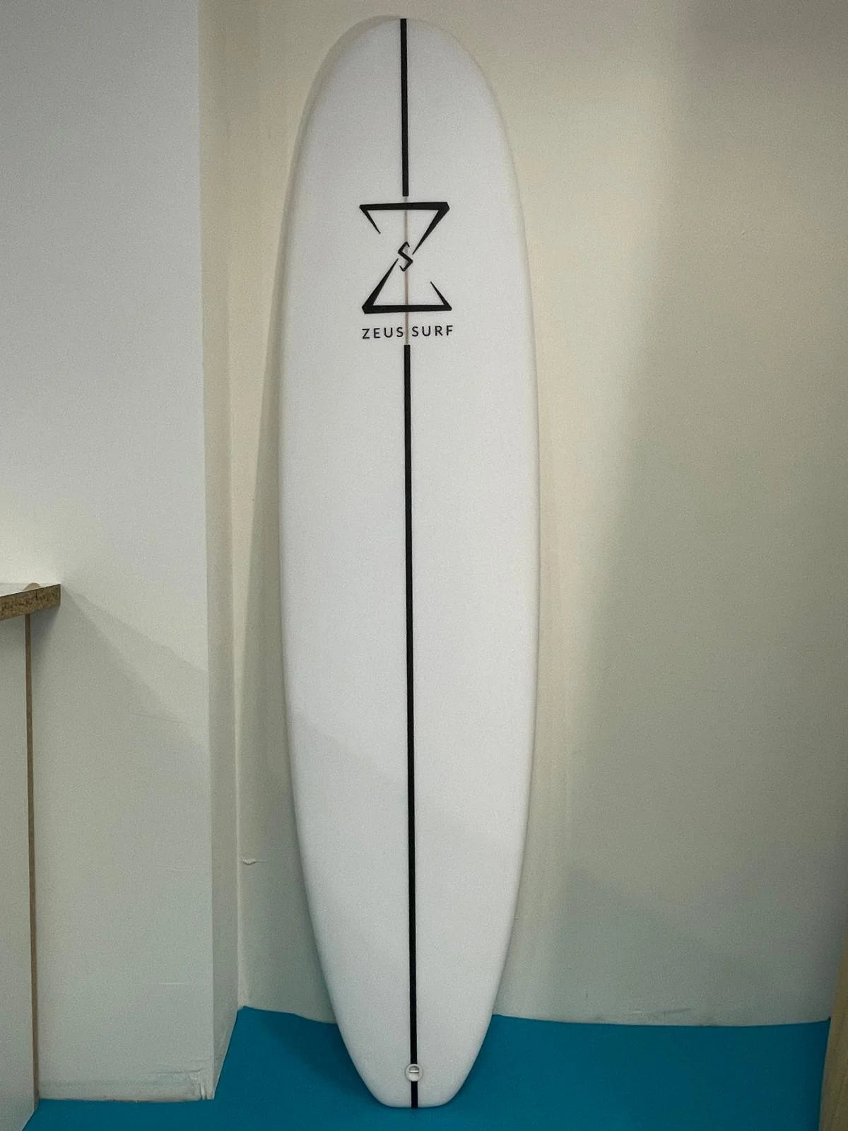 Zeus 7'0 White Squaretail Epoxy - deck
