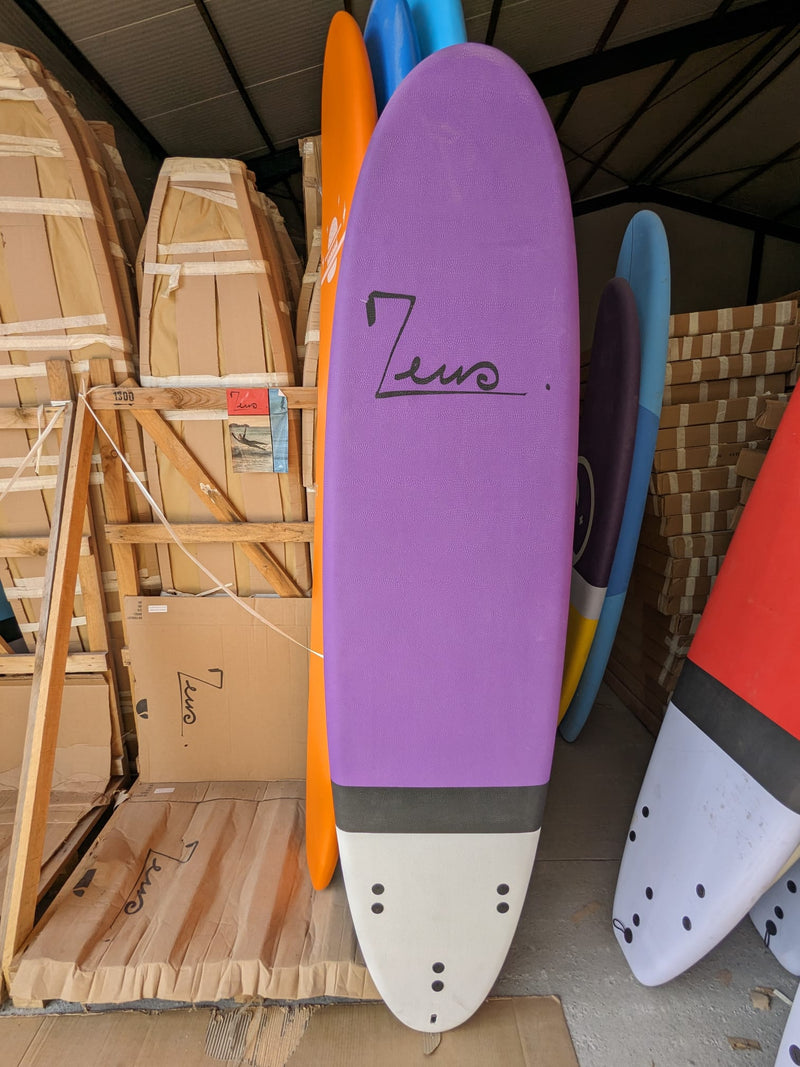 Laden Sie das Bild in Galerie -Viewer, Zeus Surf Surboards Softop Planche de Surf Occasion Zeus Rosa Pink - Série Limitée
